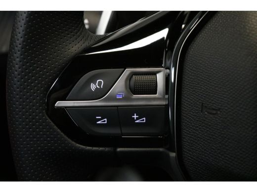 Peugeot 2008 1.2 Hybrid 136 GT | Navi | Camera | Ad. Cruise control | LMV 17'|  Keyless Entry | Apple Carplay ... ActivLease financial lease