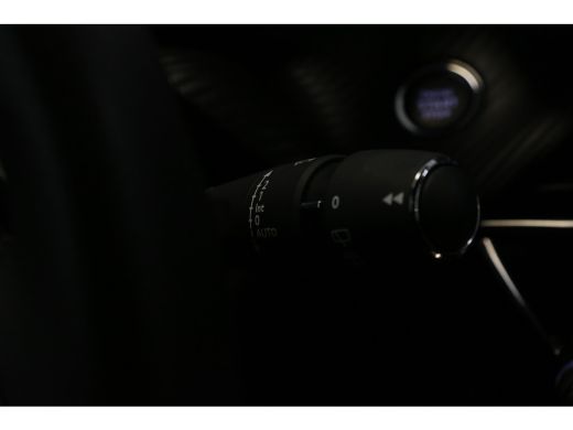 Peugeot 2008 1.2 Hybrid 136 GT | Navi | Camera | Ad. Cruise control | LMV 17'|  Keyless Entry | Apple Carplay ... ActivLease financial lease