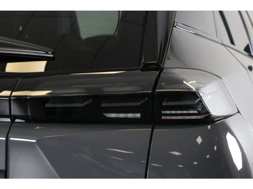 Peugeot 2008 1.2 Hybrid 136 GT | Navi | Camera | Ad. Cruise control | LMV 17'|  Keyless Entry | Apple Carplay ... ActivLease financial lease