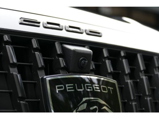 Peugeot 2008 1.2 HYBRID 136PK ALLURE AUTOMAAT / NAVI / CLIMA / PDC / 17"LMV / CAMERA V+A / KEYLESS / FULL-LED ... ActivLease financial lease