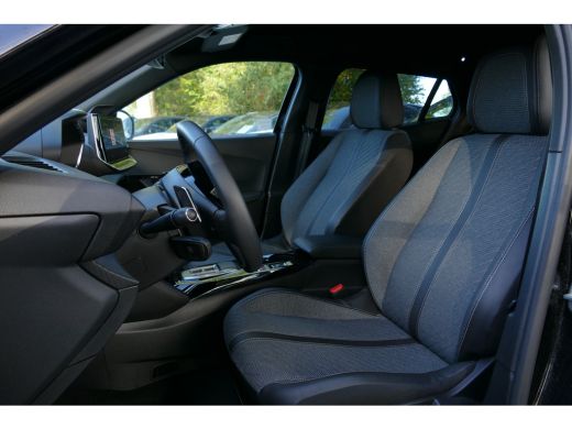 Peugeot 2008 1.2 HYBRID 136PK ALLURE AUTOMAAT / NAVI / CLIMA / PDC / 17"LMV / CAMERA V+A / KEYLESS / FULL-LED ... ActivLease financial lease