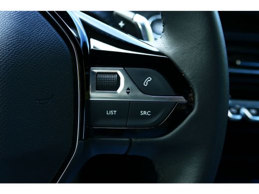 Peugeot 2008 1.2 HYBRID 136PK ALLURE AUTOMAAT / NAVI / CLIMA / PDC / 17"LMV / CAMERA V+A / KEYLESS / FULL-LED ... ActivLease financial lease
