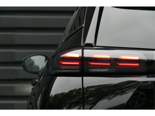 Peugeot 2008 1.2 HYBRID 136PK ALLURE AUTOMAAT / NAVI / CLIMA / PDC / 17"LMV / CAMERA V+A / KEYLESS / FULL-LED ... ActivLease financial lease