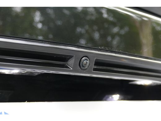 Peugeot 2008 1.2 HYBRID 136PK ALLURE AUTOMAAT / NAVI / CLIMA / PDC / 17"LMV / CAMERA V+A / KEYLESS / FULL-LED ... ActivLease financial lease