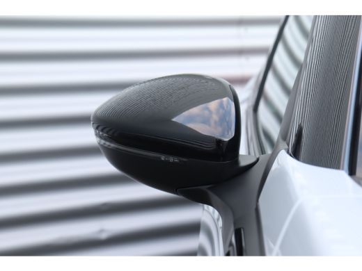 Peugeot 2008 1.2 HYBRID 136PK GT PACK AUTOMAAT / NAVI / LEDER / CLIMA / LED / PDC / 17" LMV / KEYLESS / 360&deg; C... ActivLease financial lease