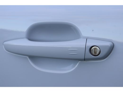 Peugeot 2008 1.2 HYBRID 136PK GT PACK AUTOMAAT / NAVI / LEDER / CLIMA / LED / PDC / 17" LMV / KEYLESS / 360&deg; C... ActivLease financial lease