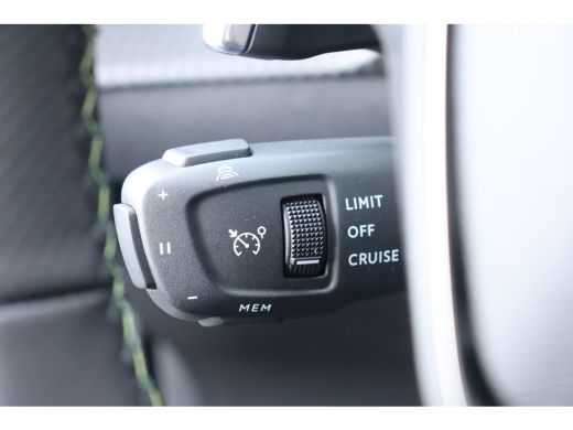 Peugeot 2008 1.2 HYBRID 136PK GT PACK AUTOMAAT / NAVI / LEDER / CLIMA / LED / PDC / 17" LMV / KEYLESS / 360&deg; C... ActivLease financial lease