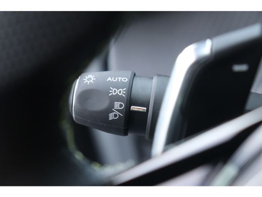 Peugeot 2008 1.2 HYBRID 136PK GT PACK AUTOMAAT / NAVI / LEDER / CLIMA / LED / PDC / 17" LMV / KEYLESS / 360&deg; C... ActivLease financial lease