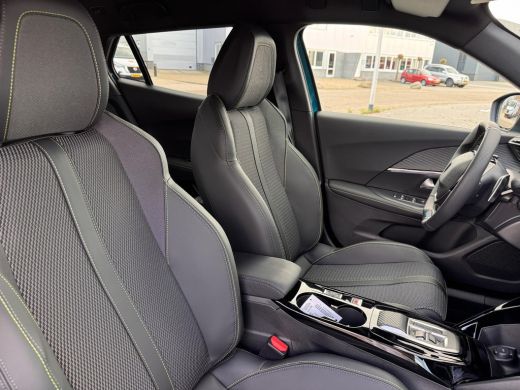 Peugeot 2008 1.2 Hybrid 145 GT Automaat | Voorraadvoordeel | Adaptive Cruise Control | Camera V + A | 18" Lich... ActivLease financial lease