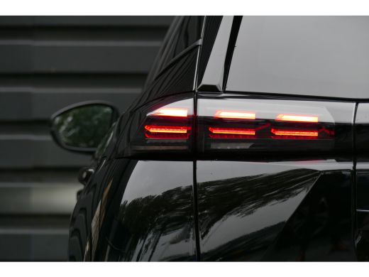 Peugeot 2008 1.2 PureTech 130 Allure / NAVI / CLIMA / PDC / 17"LMV / CAMERA V+A / FULL-LED / WINTERPAKKET / BL... ActivLease financial lease