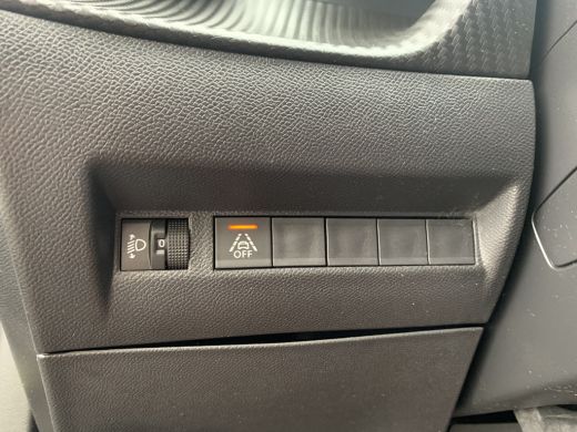 Peugeot 2008 1.2 PureTech Allure | Climate control | Camera | Cruise | Led | Pdc achter | Trekhaak | Navigatie | ActivLease financial lease