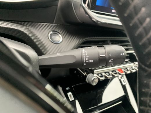 Peugeot 2008 1.2 PureTech Allure | Climate control | Camera | Cruise | Led | Pdc achter | Trekhaak | Navigatie | ActivLease financial lease