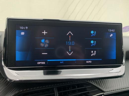 Peugeot 2008 1.2 PureTech Allure | Climate control | Camera | Cruise | Led | Pdc achter | Trekhaak | Navigatie | ActivLease financial lease