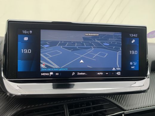 Peugeot 2008 1.2 PureTech Allure | Climate control | Camera | Cruise | Led | Pdc achter | Trekhaak | Navigatie | ActivLease financial lease