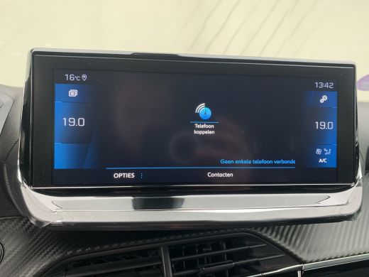 Peugeot 2008 1.2 PureTech Allure | Climate control | Camera | Cruise | Led | Pdc achter | Trekhaak | Navigatie | ActivLease financial lease