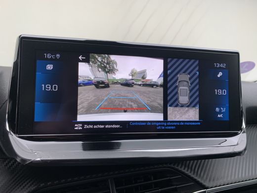 Peugeot 2008 1.2 PureTech Allure | Climate control | Camera | Cruise | Led | Pdc achter | Trekhaak | Navigatie | ActivLease financial lease