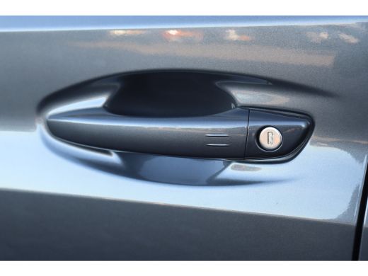 Peugeot 208 1.2 PURETECH 100PK ALLURE PACK / NAVI / LEDER / CLIMA / FULL-LED / PDC / CAMERA / 16" LMV / WINTE... ActivLease financial lease