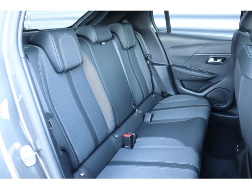 Peugeot 208 1.2 PURETECH 100PK ALLURE PACK / NAVI / LEDER / CLIMA / FULL-LED / PDC / CAMERA / 16" LMV / WINTE... ActivLease financial lease