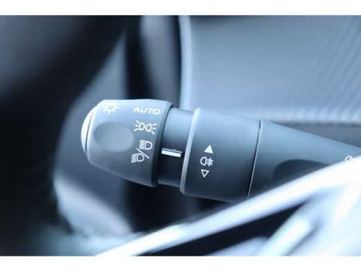 Peugeot 208 1.2 PURETECH 100PK ALLURE PACK / NAVI / LEDER / CLIMA / FULL-LED / PDC / CAMERA / 16" LMV / WINTE... ActivLease financial lease