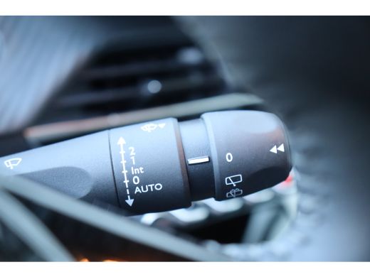 Peugeot 208 1.2 PURETECH 100PK ALLURE PACK / NAVI / LEDER / CLIMA / FULL-LED / PDC / CAMERA / 16" LMV / WINTE... ActivLease financial lease