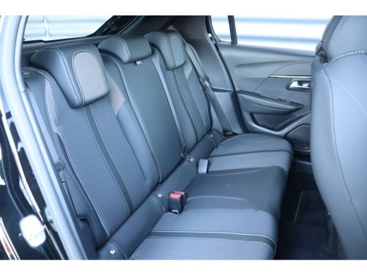 Peugeot 208 1.2 PURETECH 100PK GT PACK / NAVI / LEDER / CLIMA / PDC / 17" LMV / CAMERA / KEYLESS / ADAPT. CRU... ActivLease financial lease