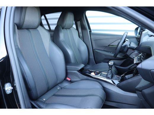 Peugeot 208 1.2 PURETECH 100PK GT PACK / NAVI / LEDER / CLIMA / PDC / 17" LMV / CAMERA / KEYLESS / ADAPT. CRU... ActivLease financial lease