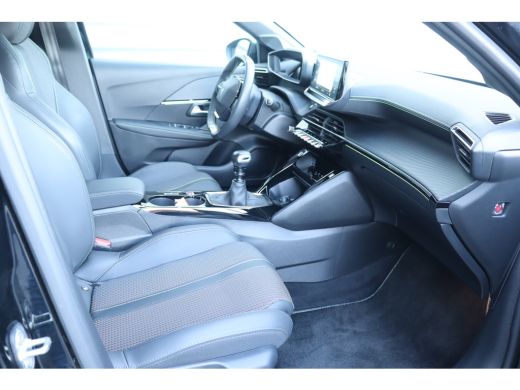 Peugeot 208 1.2 PURETECH 100PK GT PACK / NAVI / LEDER / CLIMA / PDC / 17" LMV / CAMERA / KEYLESS / ADAPT. CRU... ActivLease financial lease