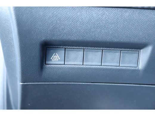 Peugeot 208 1.2 PURETECH 100PK GT PACK / NAVI / LEDER / CLIMA / PDC / 17" LMV / CAMERA / KEYLESS / ADAPT. CRU... ActivLease financial lease