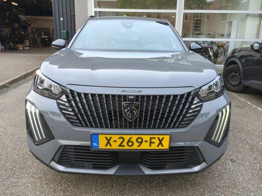 Peugeot e-2008 EV Allure 54 kWh | Navigatie | Camera voor + achter | Stoelverwarming | Fase 3 | BTW | Nieuw model | ActivLease financial lease