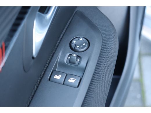 Peugeot e-208 EV 136PK ACTIVE PACK AUTOMAAT / NAVI / CLIMA / LED / BLUETOOTH / CRUISECONTROL / NIEUWSTAAT !! ActivLease financial lease