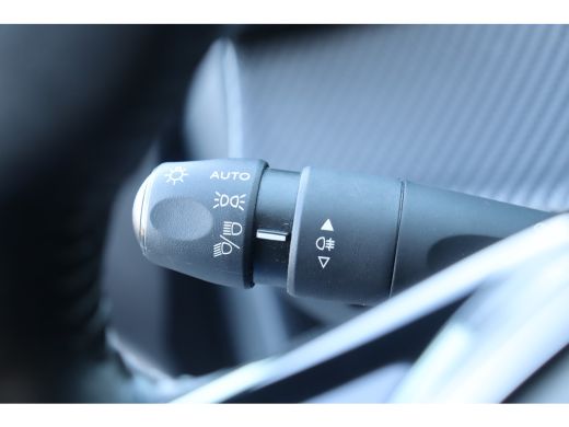 Peugeot e-208 EV 136PK ACTIVE PACK AUTOMAAT / NAVI / CLIMA / LED / BLUETOOTH / CRUISECONTROL / NIEUWSTAAT !! ActivLease financial lease