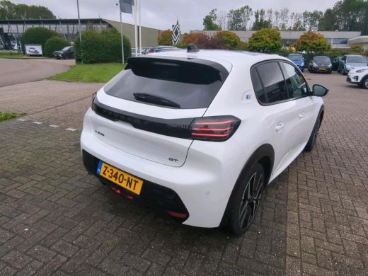 Peugeot e-208 EV GT 50 kWh | Navigatie | Panoramadak | Camera voor + achter | Fase 3 | BTW | Nieuw model | ActivLease financial lease