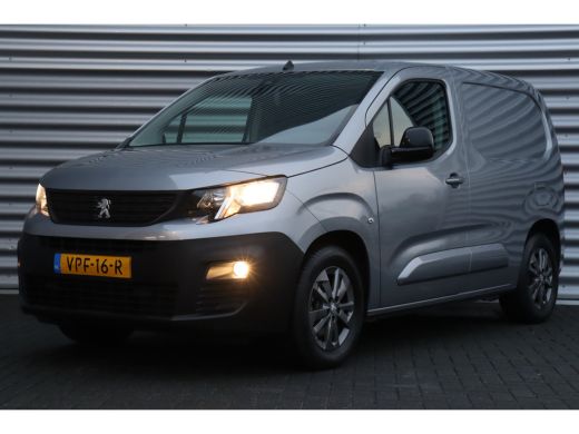 Peugeot Partner Partner 50KWH 136PK L1H1 ASPHALT AUTOMAAT / NAVI / CLIMA / LED / PDC / CAMERA / 16" LMV / DAB+ / ...