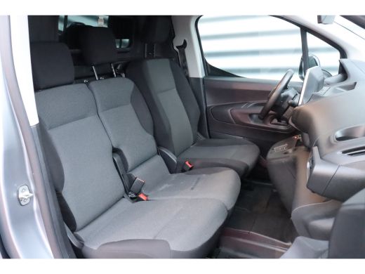 Peugeot Partner Partner 50KWH 136PK L1H1 ASPHALT AUTOMAAT / NAVI / CLIMA / LED / PDC / CAMERA / 16" LMV / DAB+ / ... ActivLease financial lease