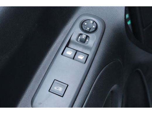 Peugeot Partner Partner 50KWH 136PK L1H1 ASPHALT AUTOMAAT / NAVI / CLIMA / LED / PDC / CAMERA / 16" LMV / DAB+ / ... ActivLease financial lease