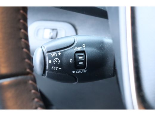 Peugeot Partner Partner 50KWH 136PK L1H1 ASPHALT AUTOMAAT / NAVI / CLIMA / LED / PDC / CAMERA / 16" LMV / DAB+ / ... ActivLease financial lease