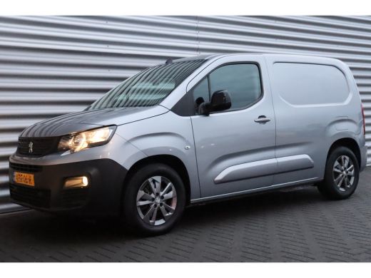 Peugeot Partner Partner 50KWH 136PK L1H1 ASPHALT AUTOMAAT / NAVI / CLIMA / LED / PDC / CAMERA / 16" LMV / DAB+ / ... ActivLease financial lease