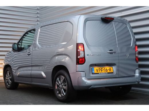 Peugeot Partner Partner 50KWH 136PK L1H1 ASPHALT AUTOMAAT / NAVI / CLIMA / LED / PDC / CAMERA / 16" LMV / DAB+ / ... ActivLease financial lease