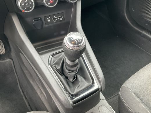 Renault Clio 1.0 TCe 90 Equilibre 1Eig Carplay Cruise DAB 5-Deurs Airco NL-Auto! ActivLease financial lease