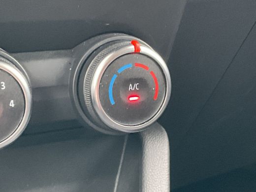 Renault Clio 1.0 TCe 90 Equilibre 1Eig Carplay Cruise DAB 5-Deurs Airco NL-Auto! ActivLease financial lease