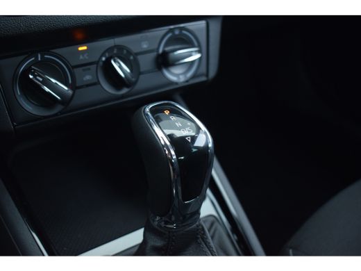 Skoda Kamiq 1.0 TSI Ambition | Automaat | Trekhaak | Apple CarPlay | Airco ActivLease financial lease