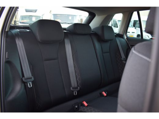 Skoda Kamiq 1.0 TSI Ambition | Automaat | Trekhaak | Apple CarPlay | Airco ActivLease financial lease