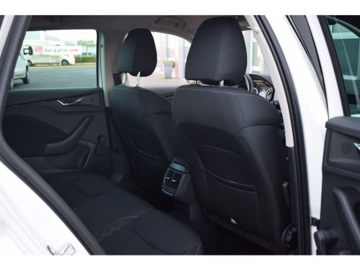 Skoda Kamiq 1.0 TSI Ambition | Automaat | Trekhaak | Apple CarPlay | Airco ActivLease financial lease