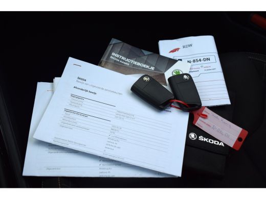 Skoda Kamiq 1.0 TSI Ambition | Automaat | Trekhaak | Apple CarPlay | Airco ActivLease financial lease