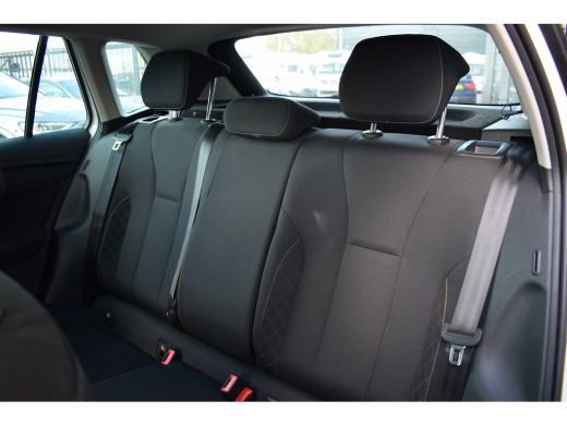 Skoda Kamiq 1.0 TSI Ambition | Automaat | Trekhaak | Apple CarPlay | Airco ActivLease financial lease