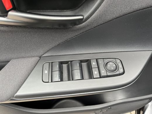 Toyota C-HR 1.8 Hybrid 140 Dynamic | All-in prijs | Apple/Android | Camera | Cruise Control | Parkeersensoren | ActivLease financial lease