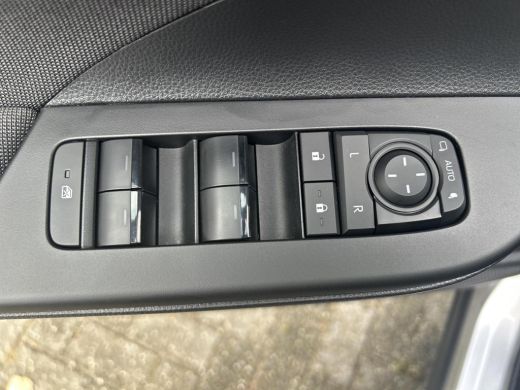 Toyota C-HR 1.8 Hybrid 140 First Edition ActivLease financial lease