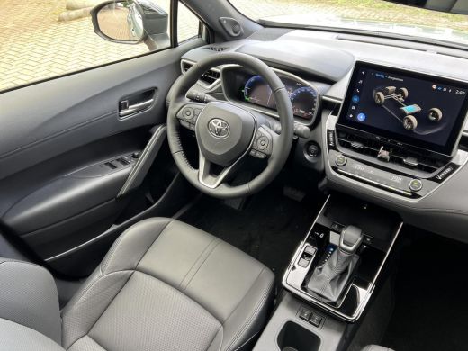 Toyota Corolla Cross Hybrid 180 Executive ActivLease financial lease