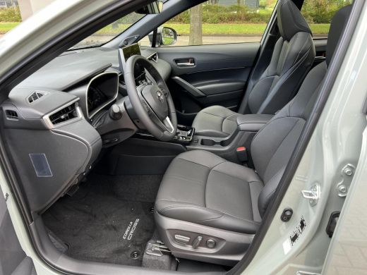 Toyota Corolla Cross Hybrid 180 Executive ActivLease financial lease