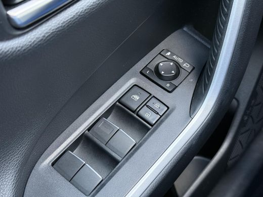 Toyota RAV4 2.5 Hybrid Bi-Tone **TREKHAAK/ NAVIGATIE/ APPLE CARPLAY/ KEYLESS/ STOELVERWARMING** ActivLease financial lease